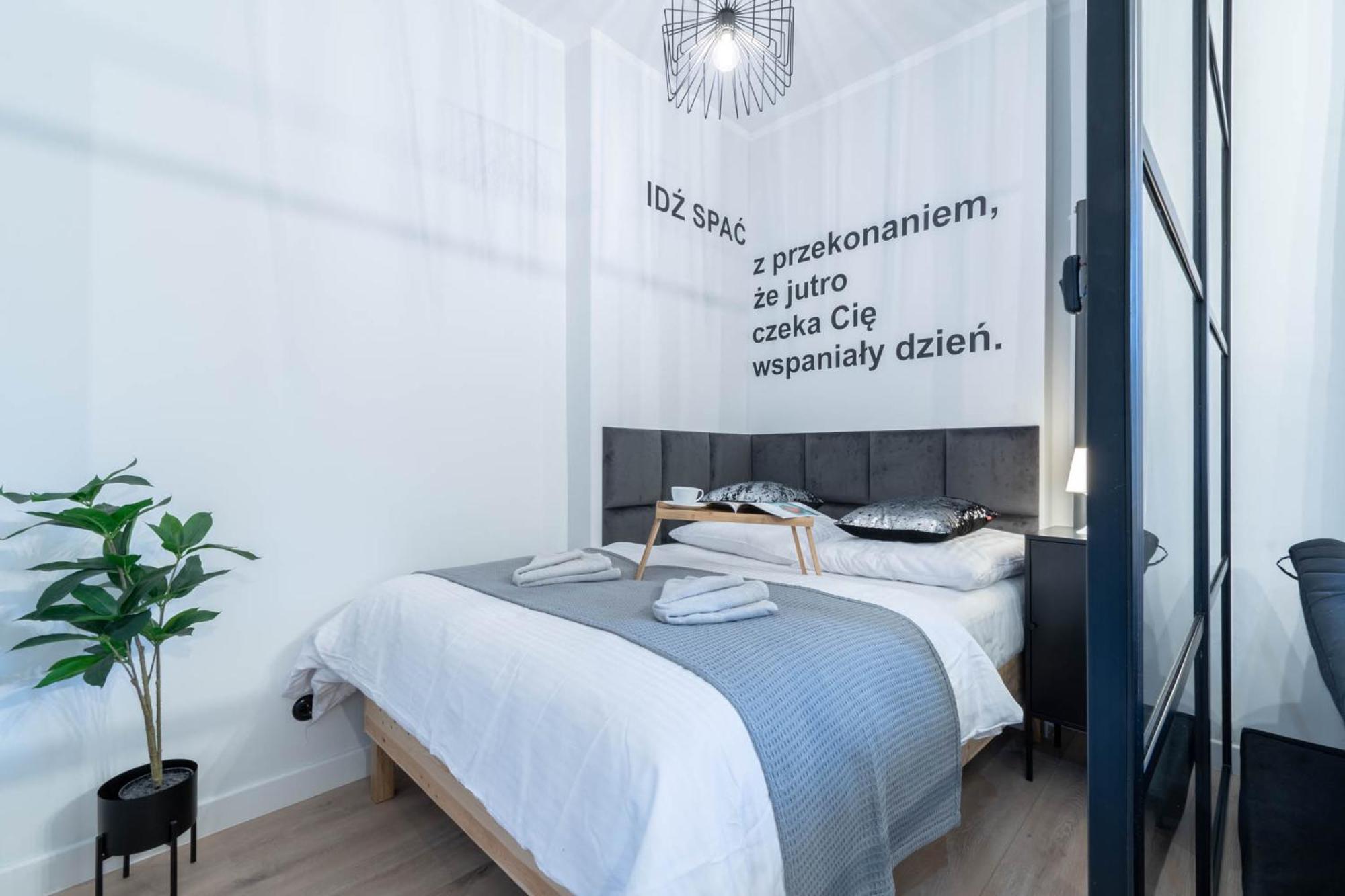 Poznan Old Town Gwarna Apartment Bagian luar foto
